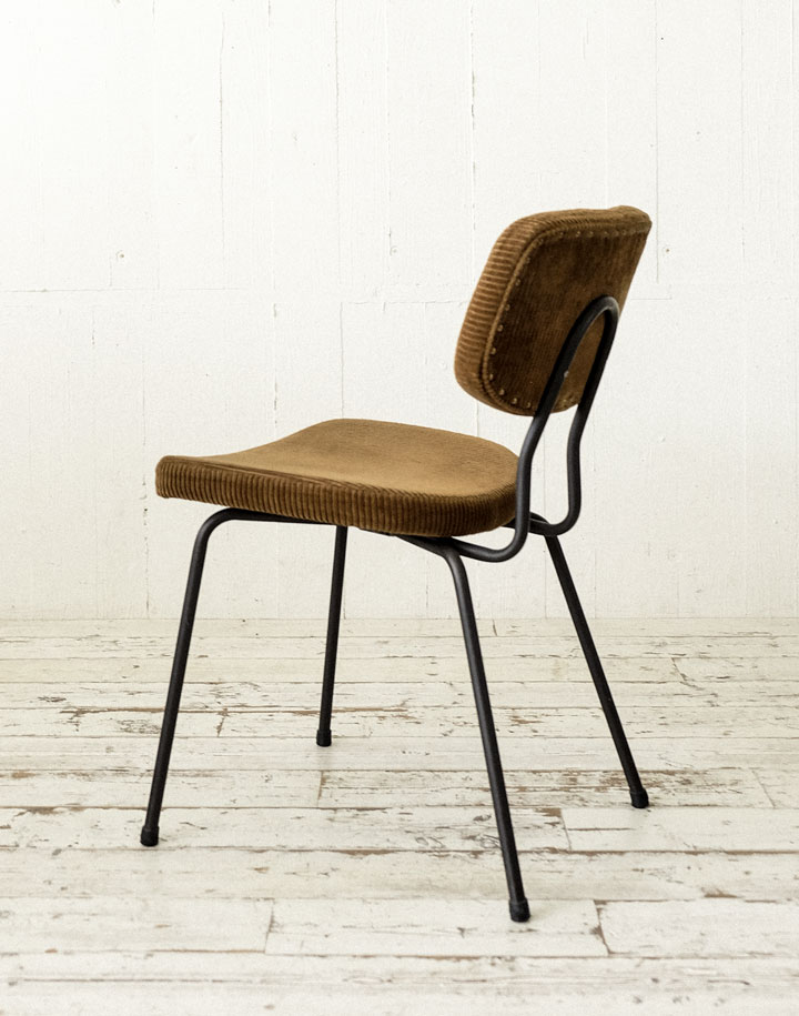 【TRUCK FURNITURE】 SUTTO DINING CHAIR200サイズの予定です