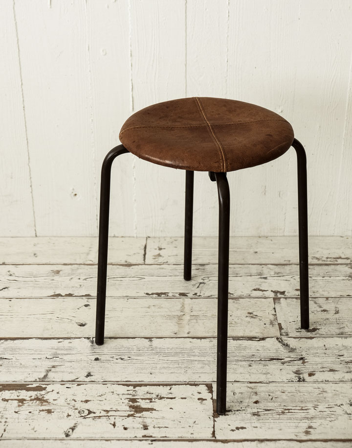 TRUCK FURNITURE SUTTO STOOL LIGHT BROWN | thequarters.co.uk