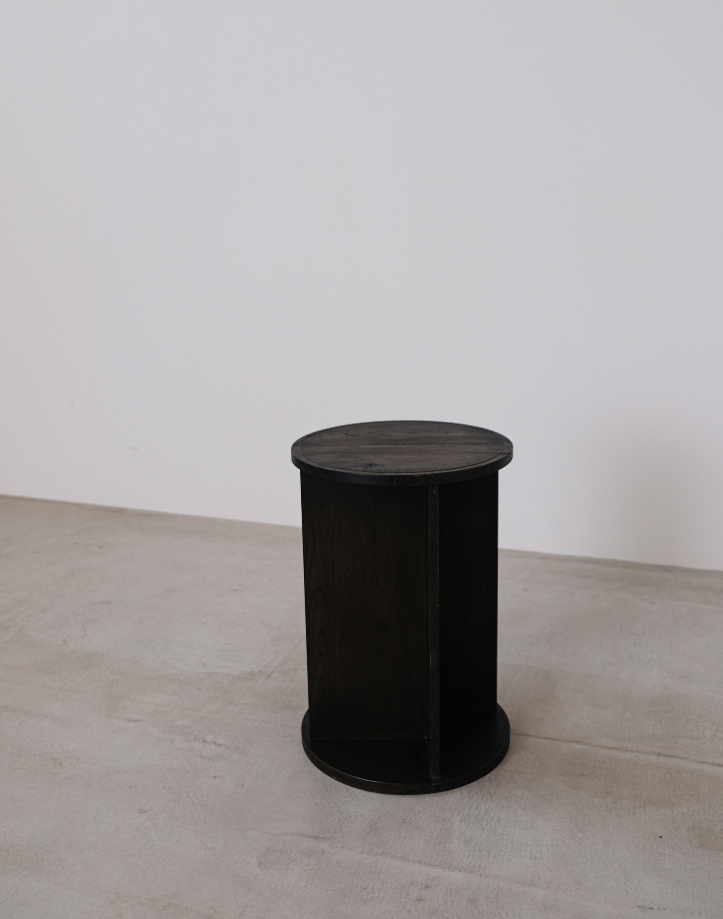 TD SIDE TABLE－S.T,N.E. | S.T,N.E.