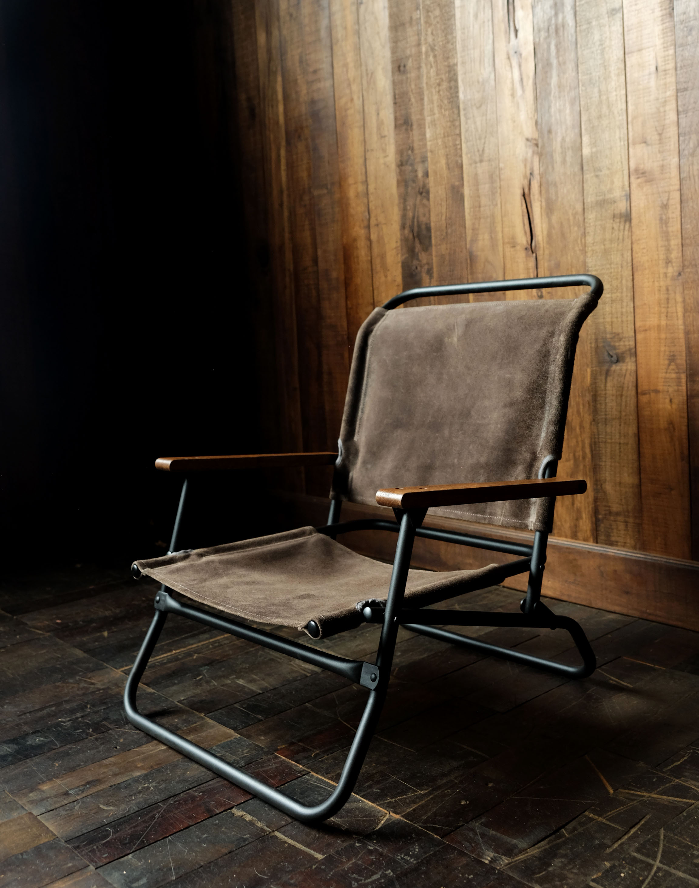 hobo×TRUCK Waterproof Leather Folding Low Chair | TRUCK FURNITURE